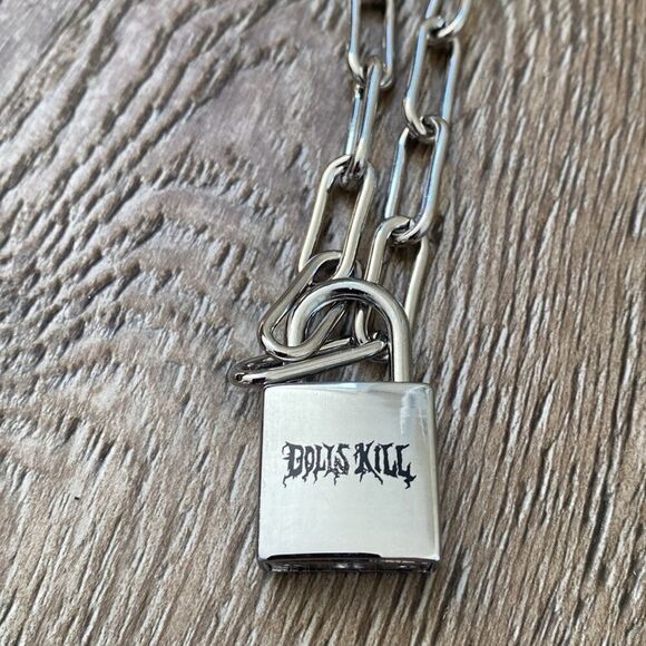 Dolls Kill Logo Padlock & Chain Choker Chunky Silver Tone  Necklace w Key - Picture 2 of 4